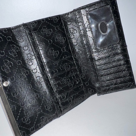 Guess By Marciano Wallet - Picture 7 of 8